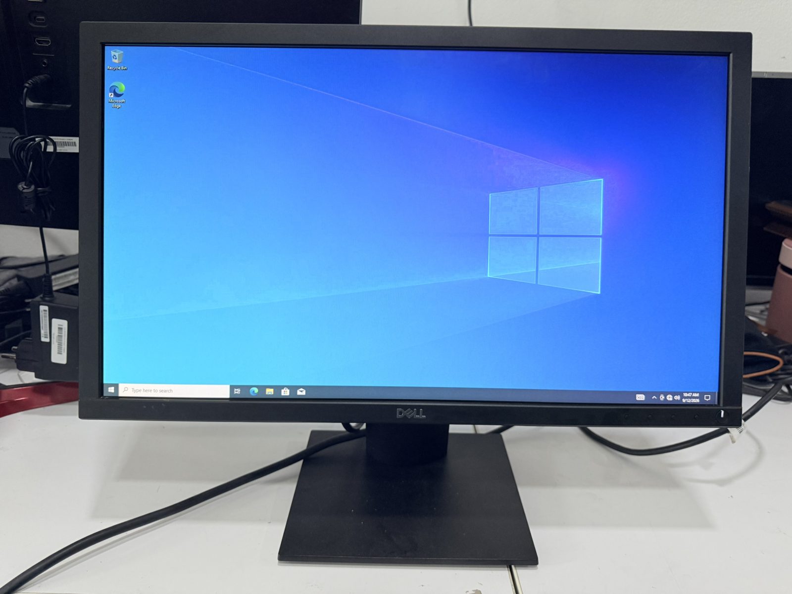 Dell E2220H 21.5-inch จอมีรอยขีด รูปที่ 2