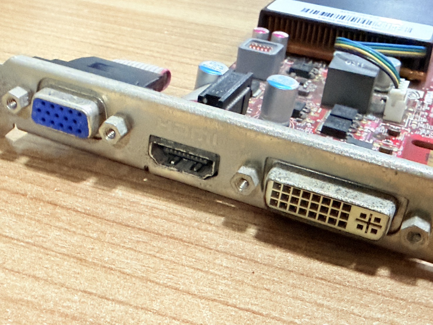 ขาย การ์ดจอ VGA (การ์ดแสดงผล) Nvidia GT220 1GB DDR3 รูปที่ 2