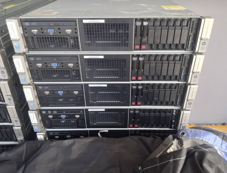ขาย Server hp dl 380 gen10 e5-2640v3x2 Ram 16gb SAS 600x2 power x2