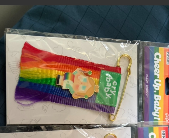 ขาย เข็มกลัด POP MART CRYBABY CHEER UP, BABY! SERIES Alloy Brooch