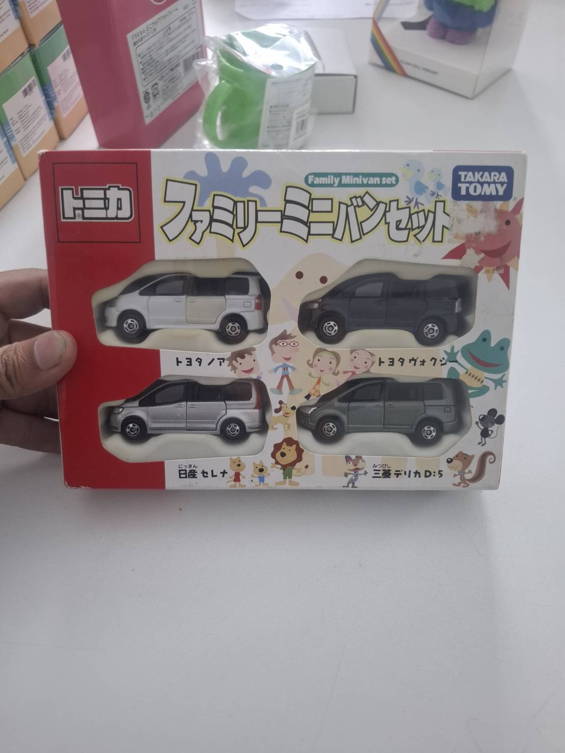 ขาย Tomica Gift Family Minivan Set จาก Takara Tomy