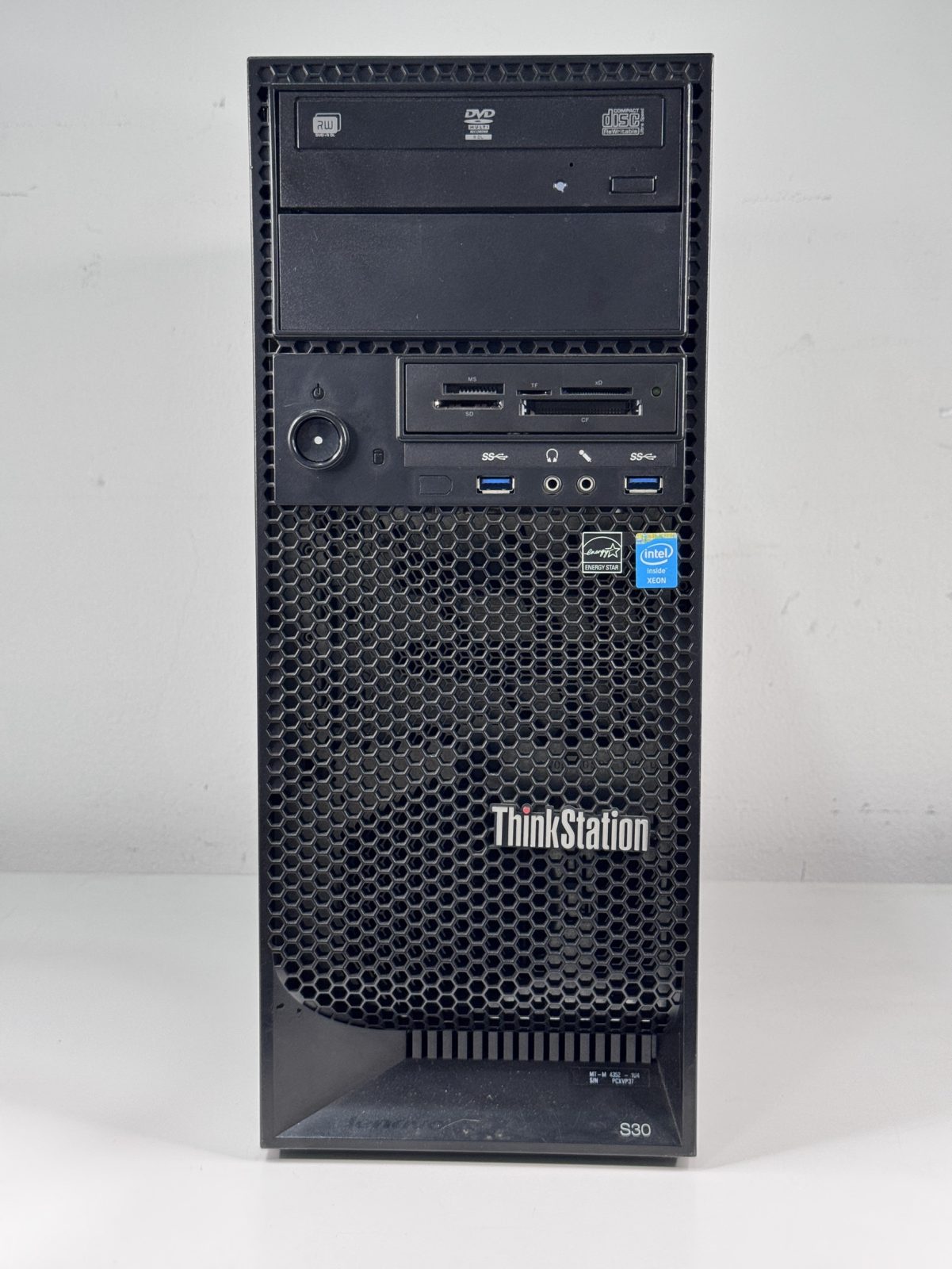 ขาย Lenovo ThinkStation S30 (E5-1620V2/8GB/SSD 256GB/K2000 2GB)