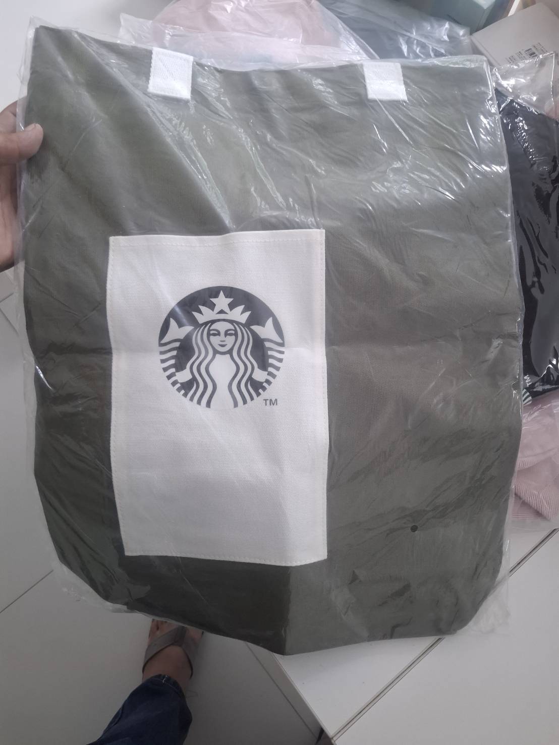 ขาย Starbucks Carry All Tote Bag กระเป๋าผ้าโททับทรงตั้งสีเทาและเขียวขี้ม้า พร้อมหูหิ้วสีขาว