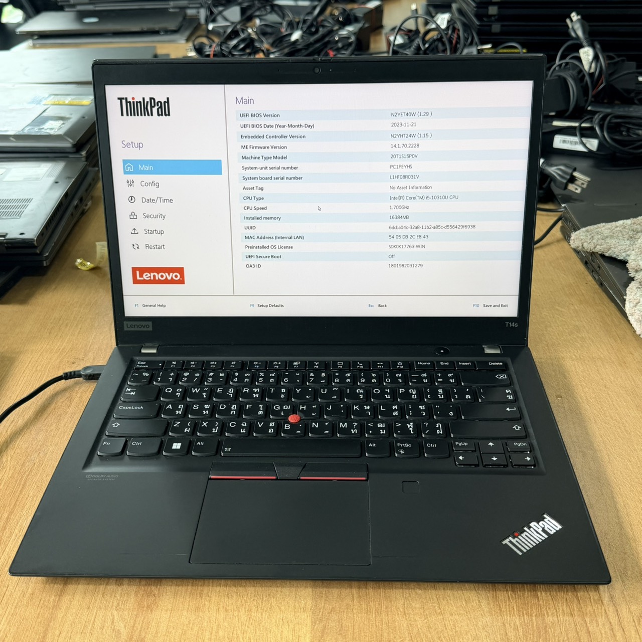 ขาย Lenovo Thinkpad T14s Gen1(i5-10310U/16GB/M.2 256GB)+Adapter *** แบต 65% จอทัชสกรีน จอมีรอย KB  มีรอยสติ๊กเกอร์ ตามรูป