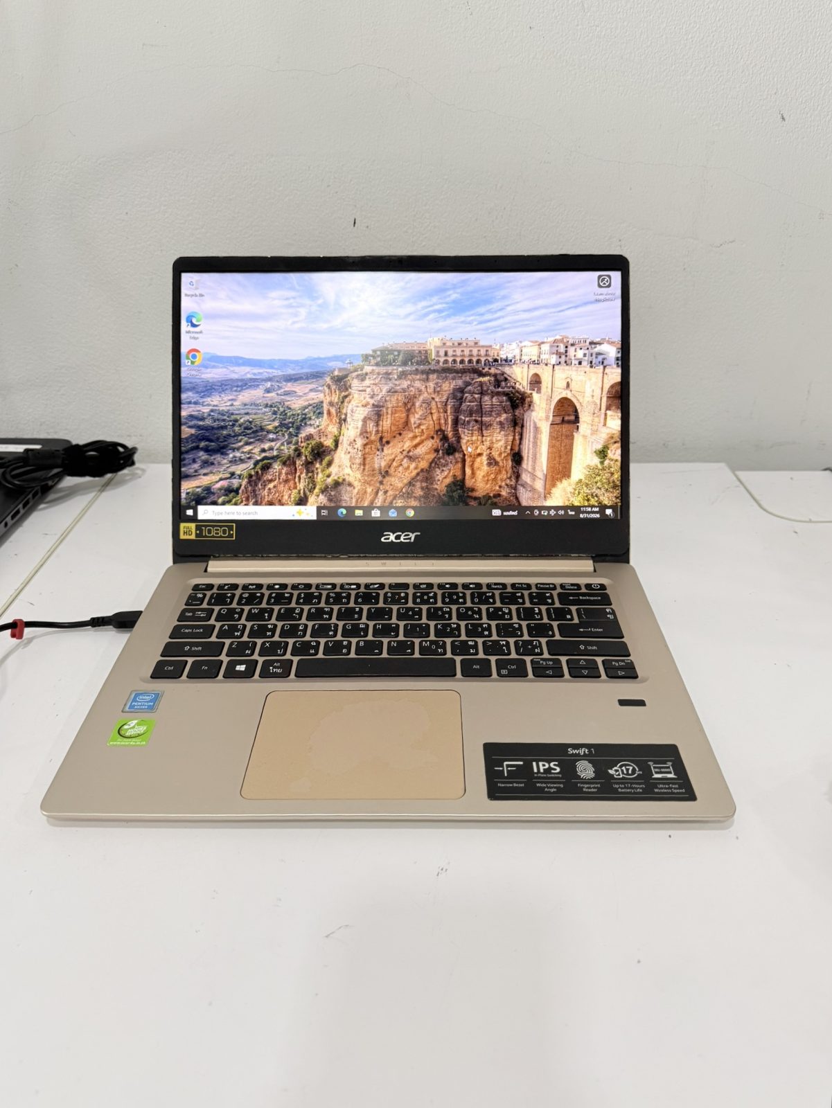 ขาย Acer Swift1 SF114-32 (Silver N5000/4GB/M.2 128GB)+Adapter ยางขอบจอเสื่อม มีรอยข้างเครื่องบุบ สุขภาพแบต 69% ขอบจอเริ่มเบริน