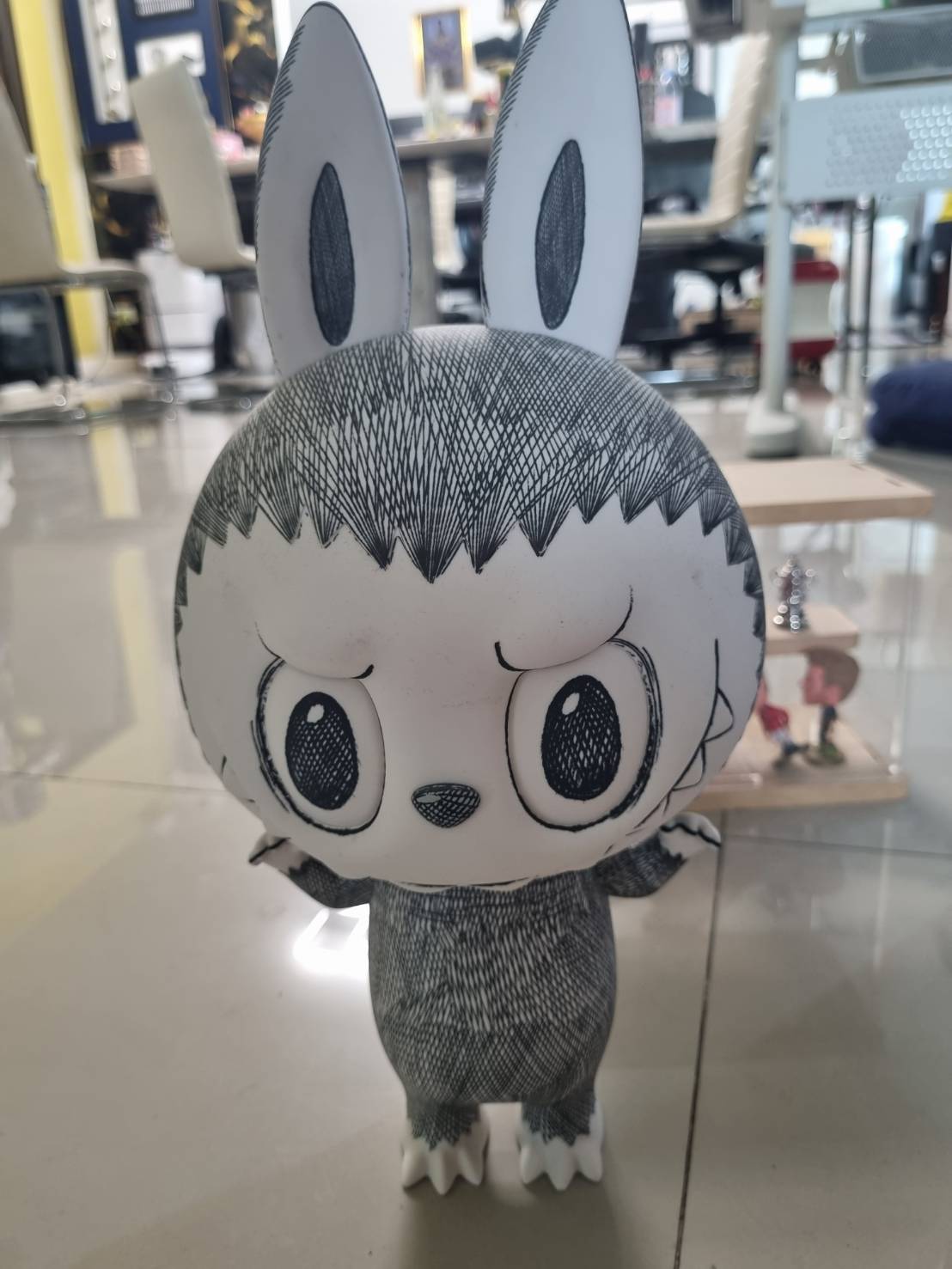 ขาย Mega Labubu Sketch ขนาด 400% จากแบรนด์ POP MART