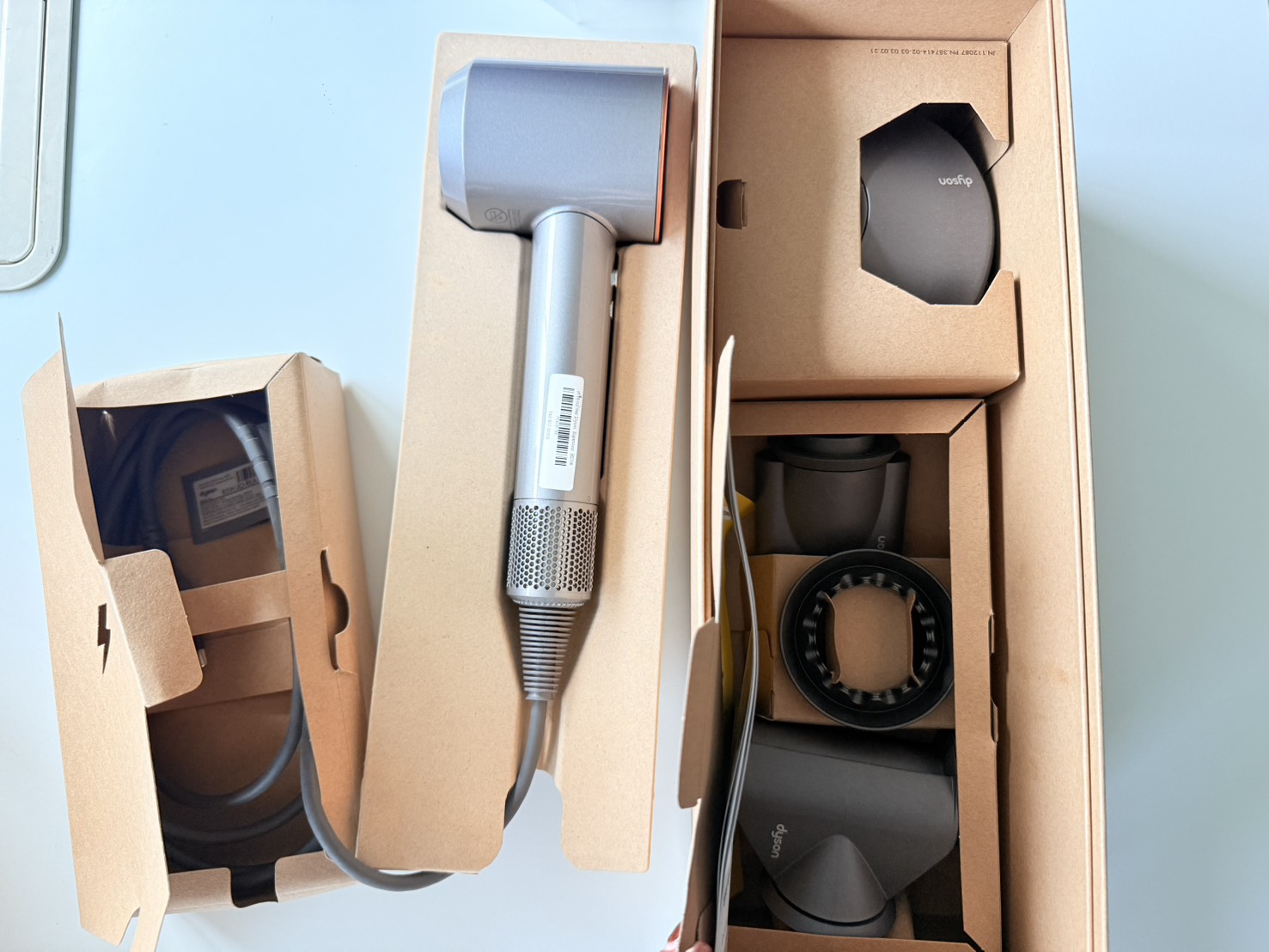 ขาย เครื่องเป่าผม Dyson Supersonic HD08 รูปที่ 2