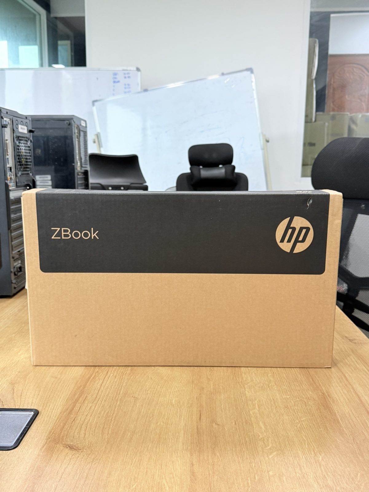 ขาย HP ZBook Ultra G1a 14 (Ryzen AI Max Pro 385/32GB/SSD 512GB)+Adapter