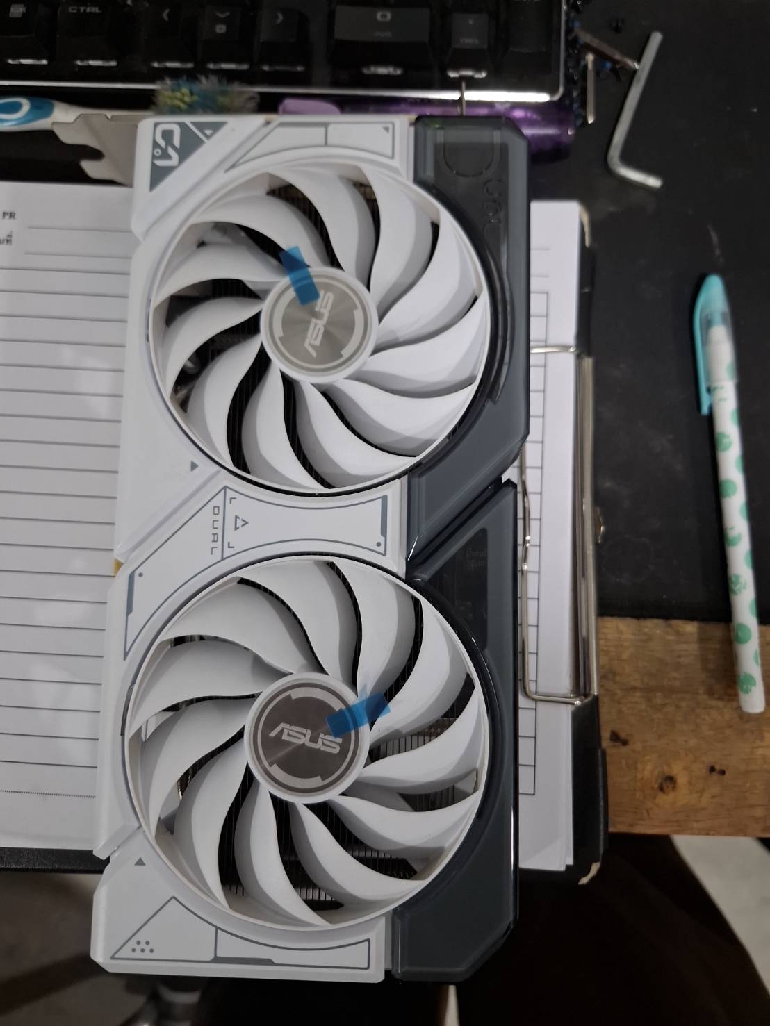 ขาย asus Rtx4060-o8g-white