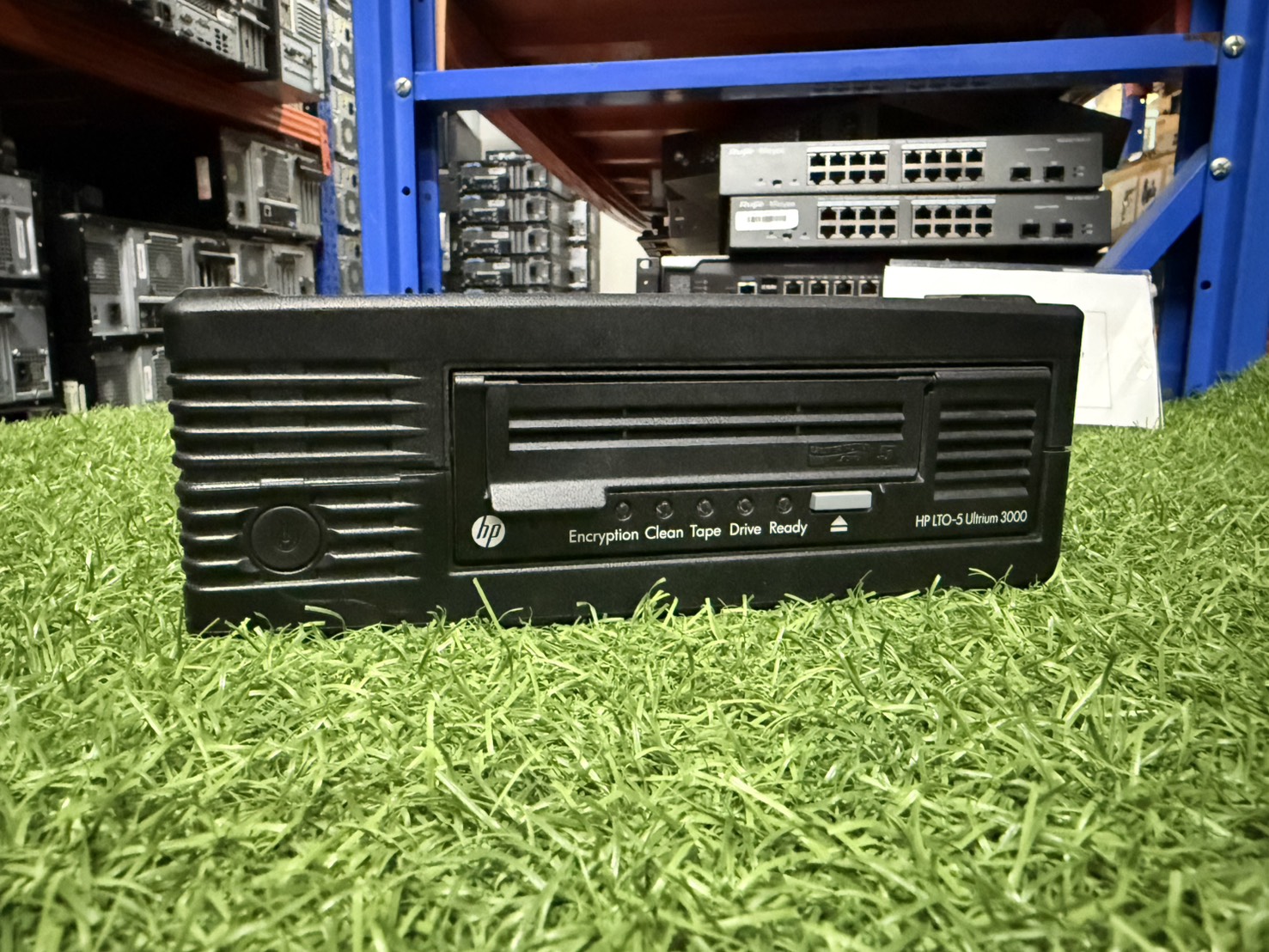 ขาย เทปไดรฟ์สำหรับจัดเก็บและสำรองข้อมูล HP LTO-5 Ultrium 3000