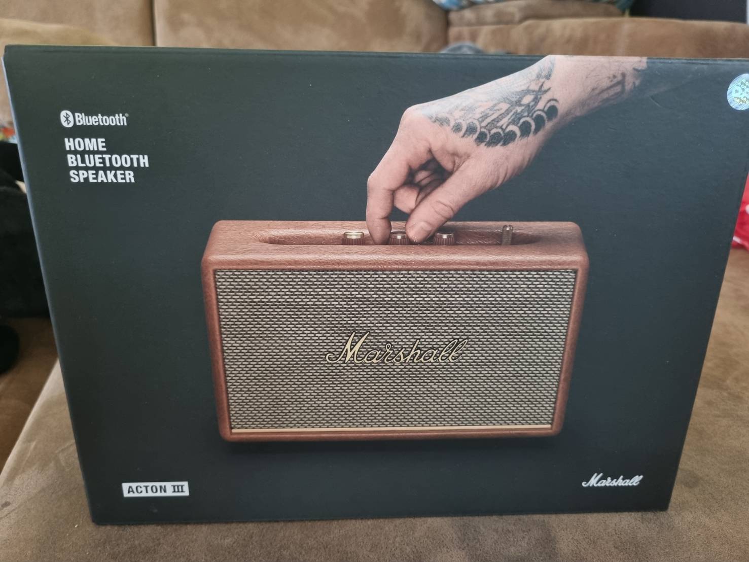 ขาย Marshall Acton III Bluetooth Speaker Brown ตำหนิไฟ ปุ่มปรับเสียง ไม่ติด 1 ช่อง มีรอย ตามการใช้งาน ของศูนยืไทยแท้