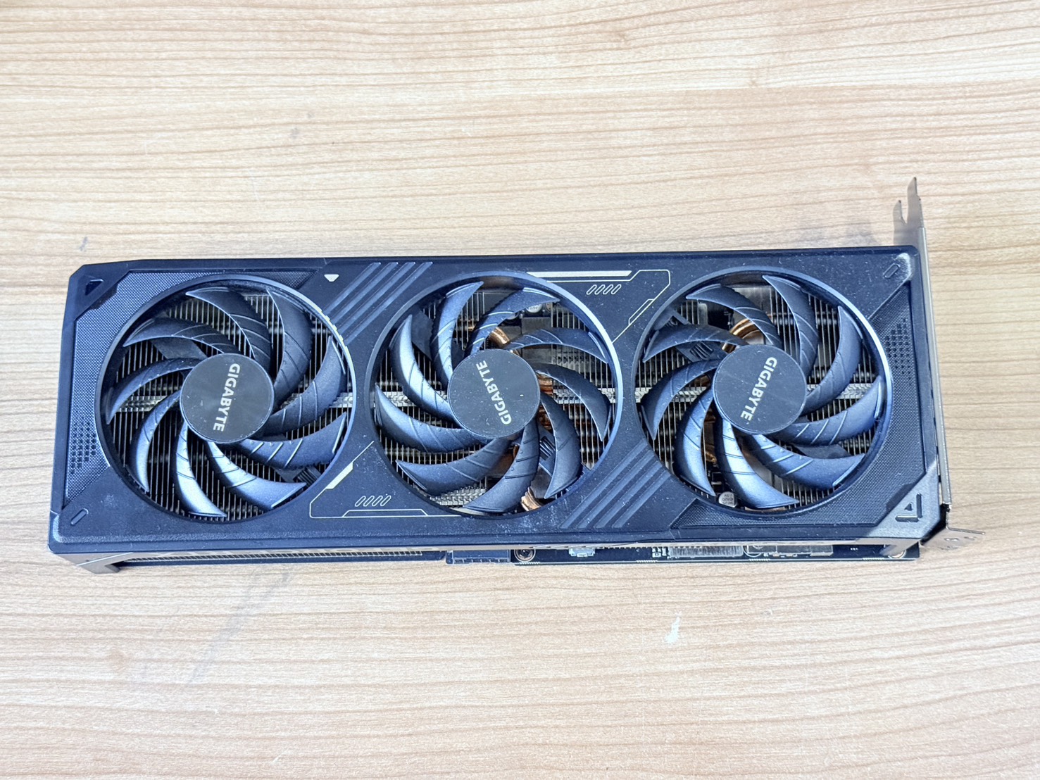 ขาย การ์ดจอ Gigabyte RTX 5070 Windforce OC SFF 12GB GDDR7 VGA (การ์ดแสดงผล)