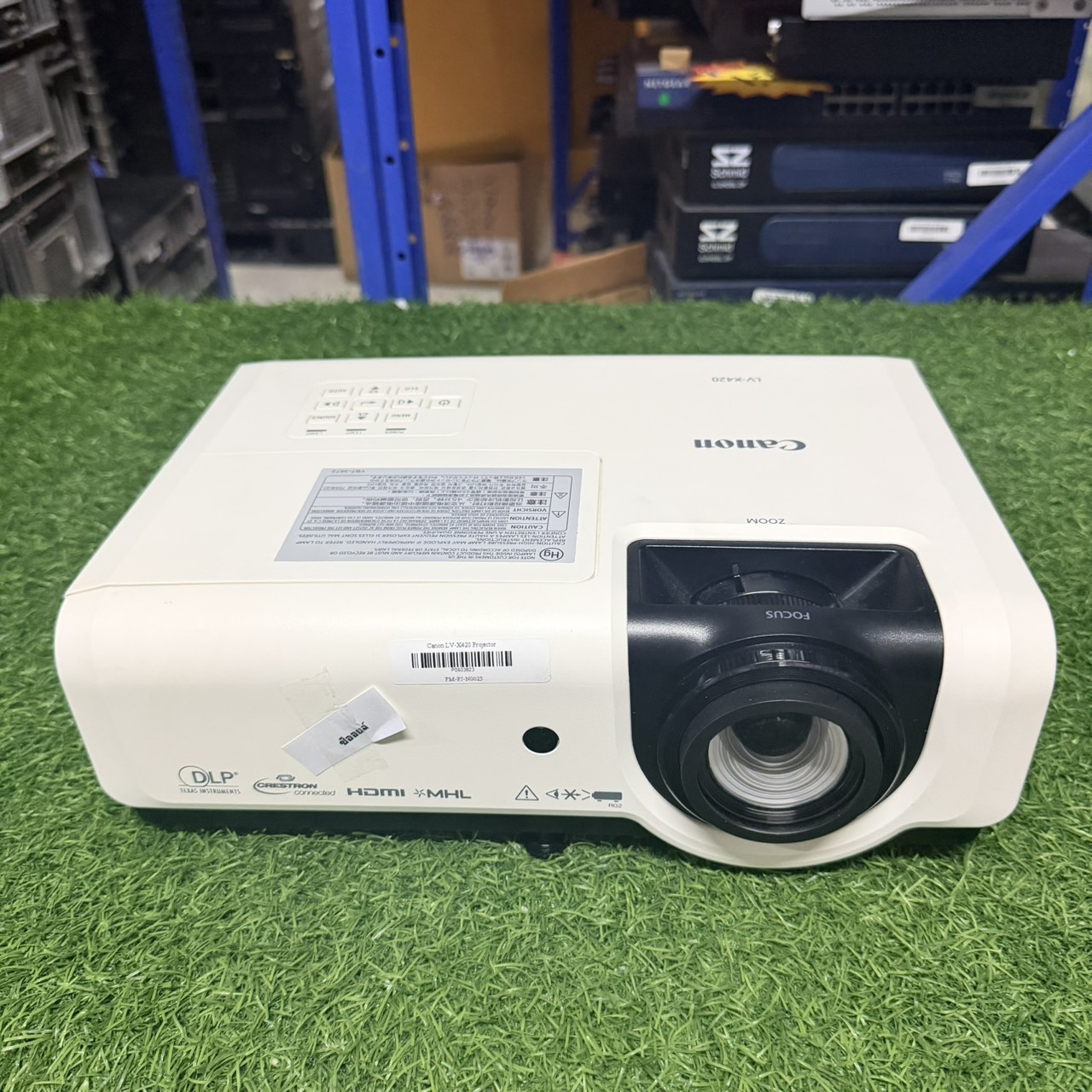 ขาย Canon LV-X420 Projector *** ใช้งาน 782 ชม ขอบจอเหลือง