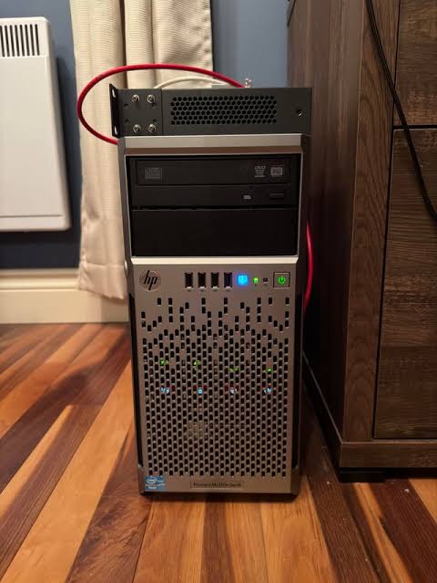 ขาย ml310e gen8 v2  E3-1220v3 Ram 16GB HDD 1TB x2