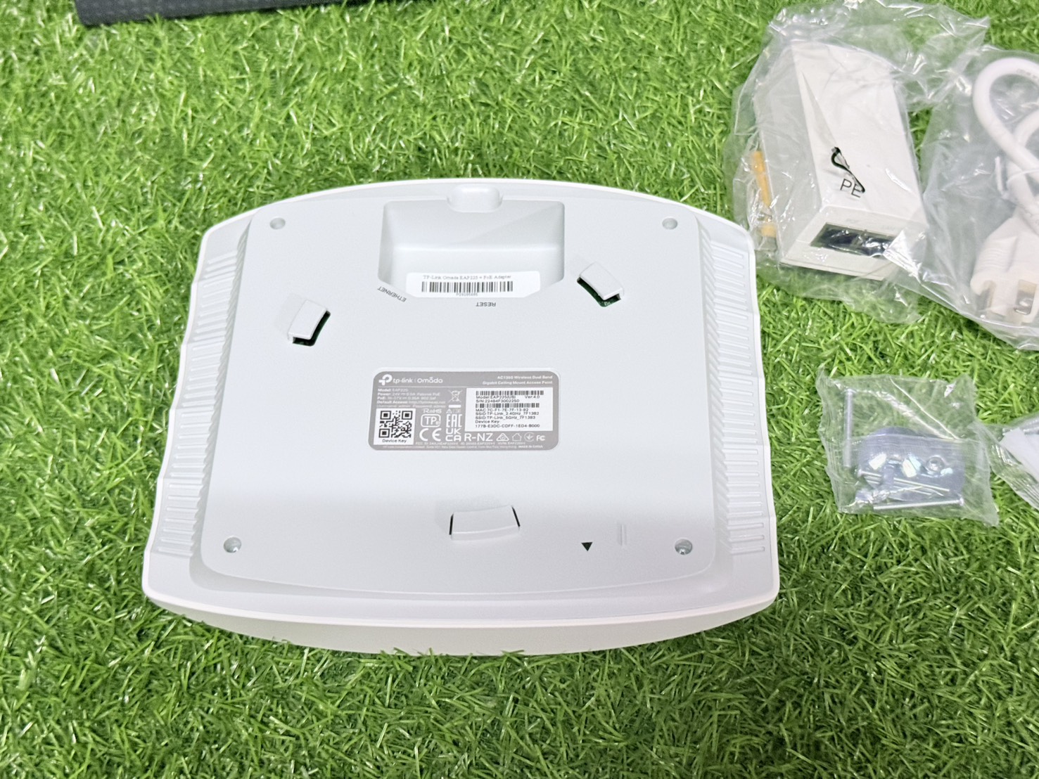 ขาย Access Point TP-Link Omada EAP225 + PoE Adapter รูปที่ 3
