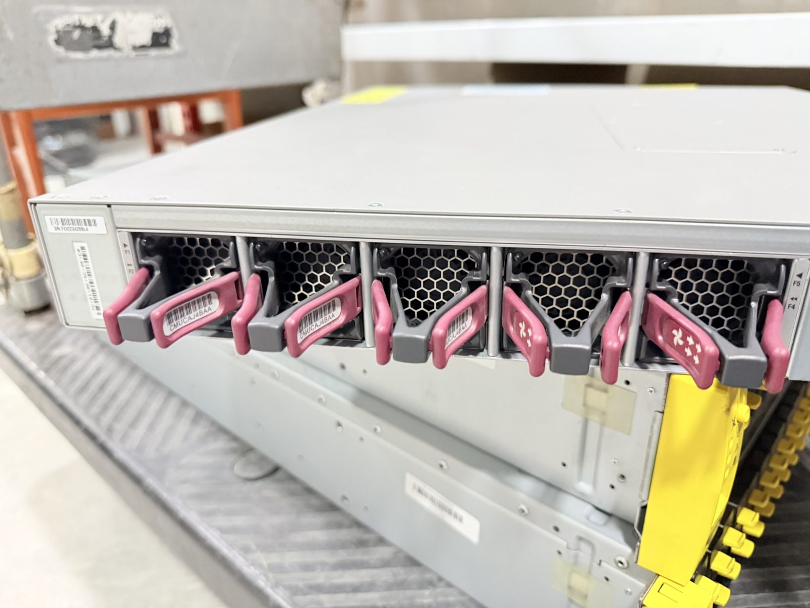 ขาย Cisco Nexus N9k-C93240YC-FX2 รูปที่ 6