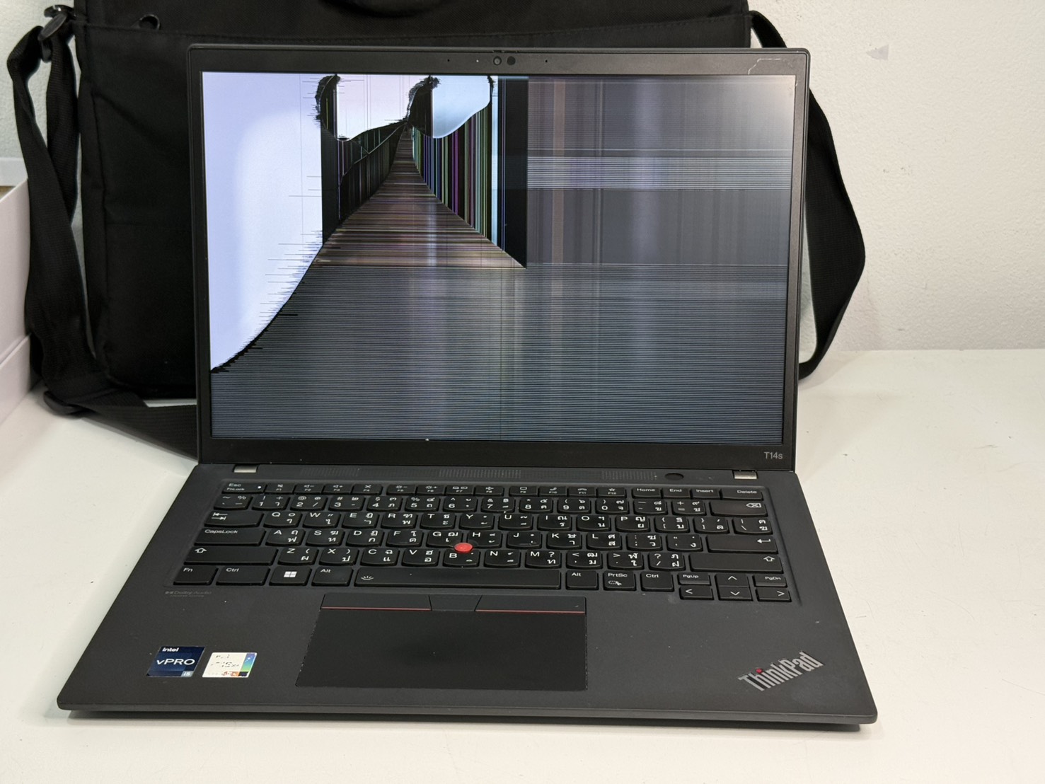 ขาย Lenovo ThinkPad T14s G3 (i5-1245U/16GB/M.2 512GB)+Adapter+กระเป๋า สุขภาพแบต 72% จอแตก