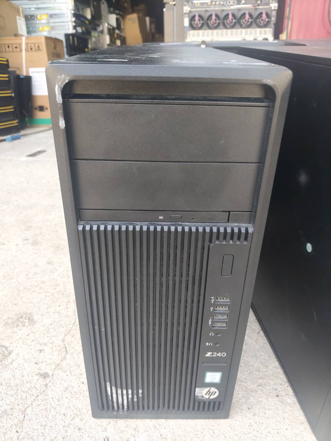 ขาย HP workstation z240 e3-1240v5 ram 8GB ssd 512GB  nvidia k2000