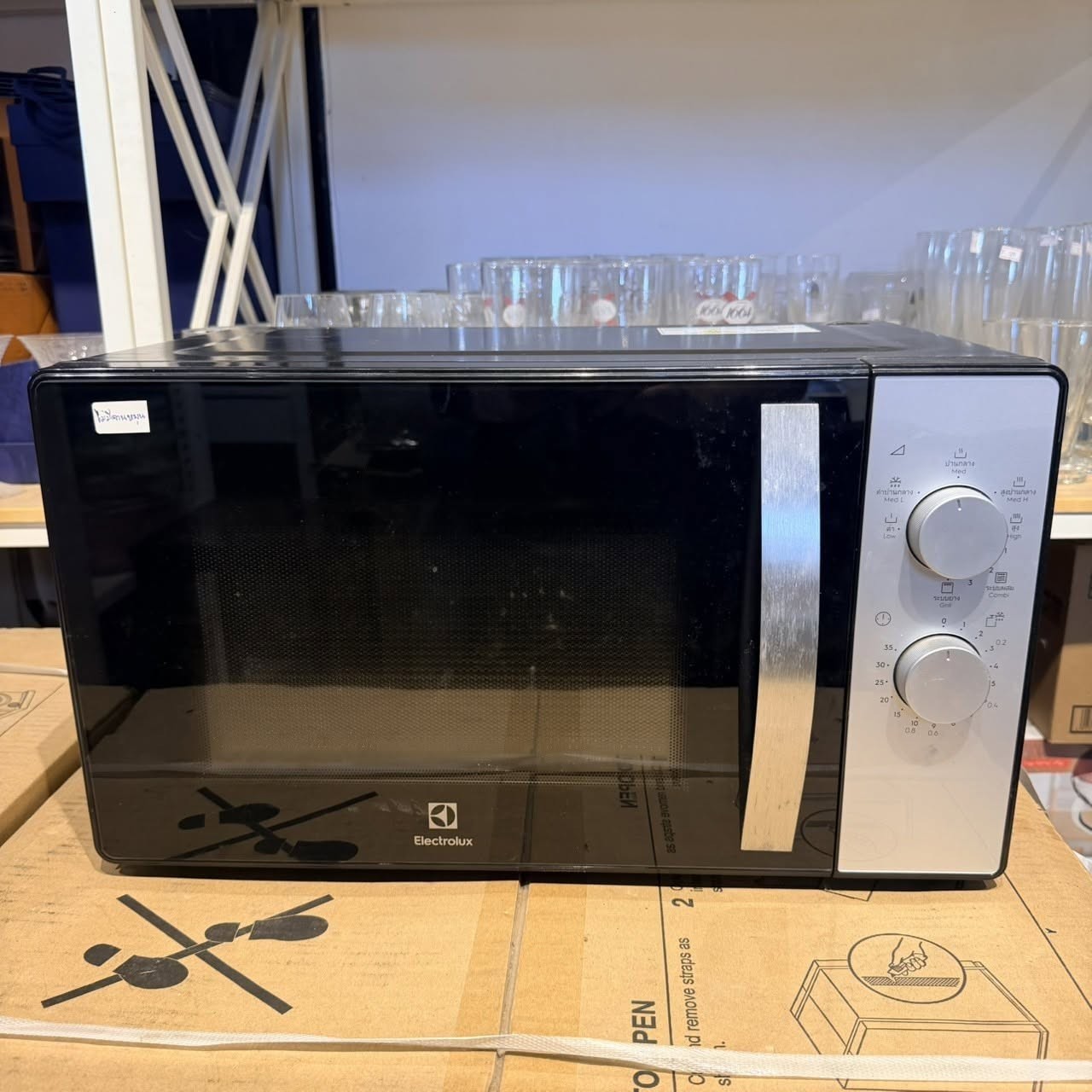 ขาย ไมโครเวฟ Electrolux EMG23K38GB *** ไม่มีจานหมุนด้านใน
