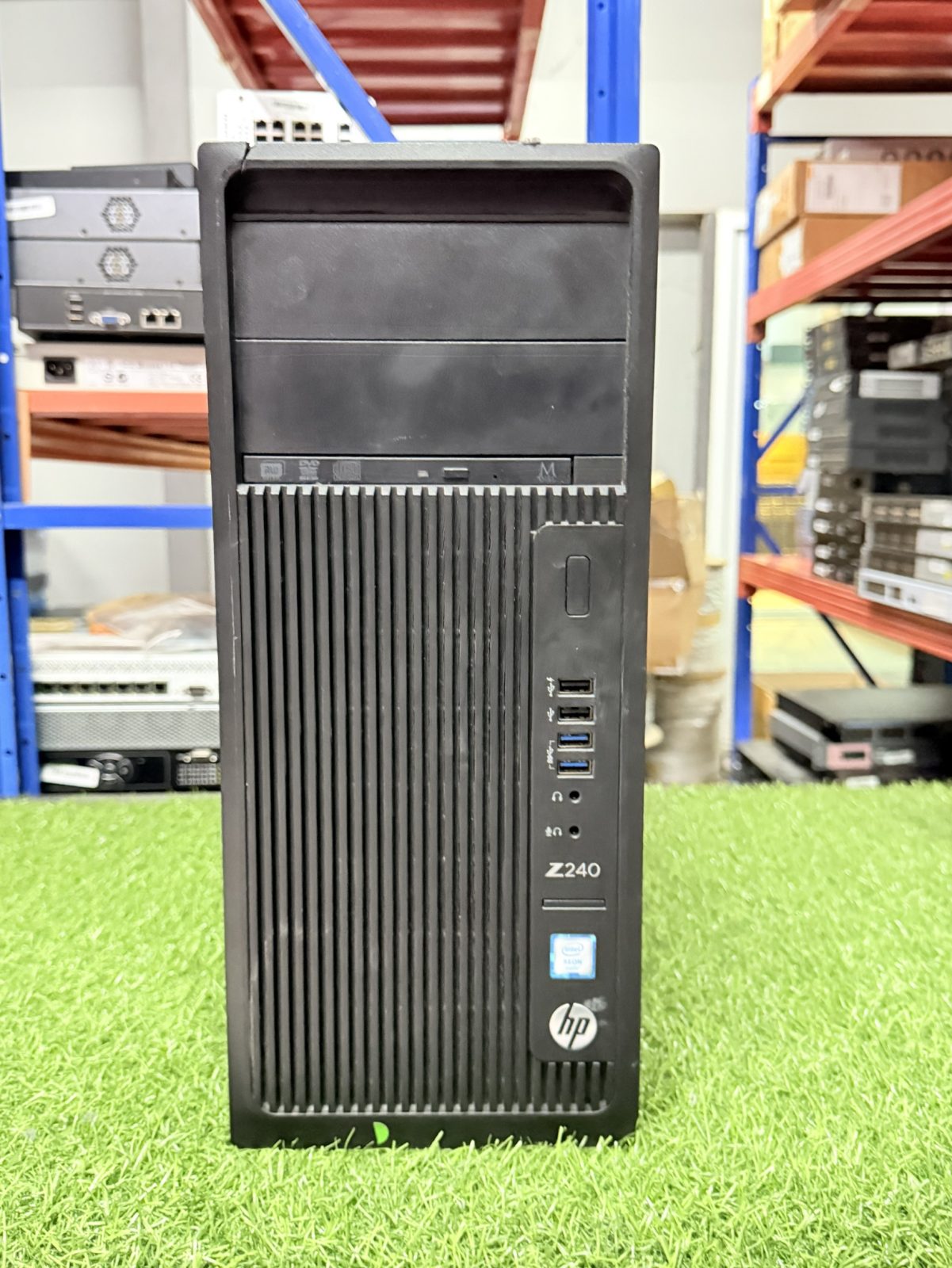 ขาย HP Z240 Tower(E3-1240V5/16GB/K2200 4GB)