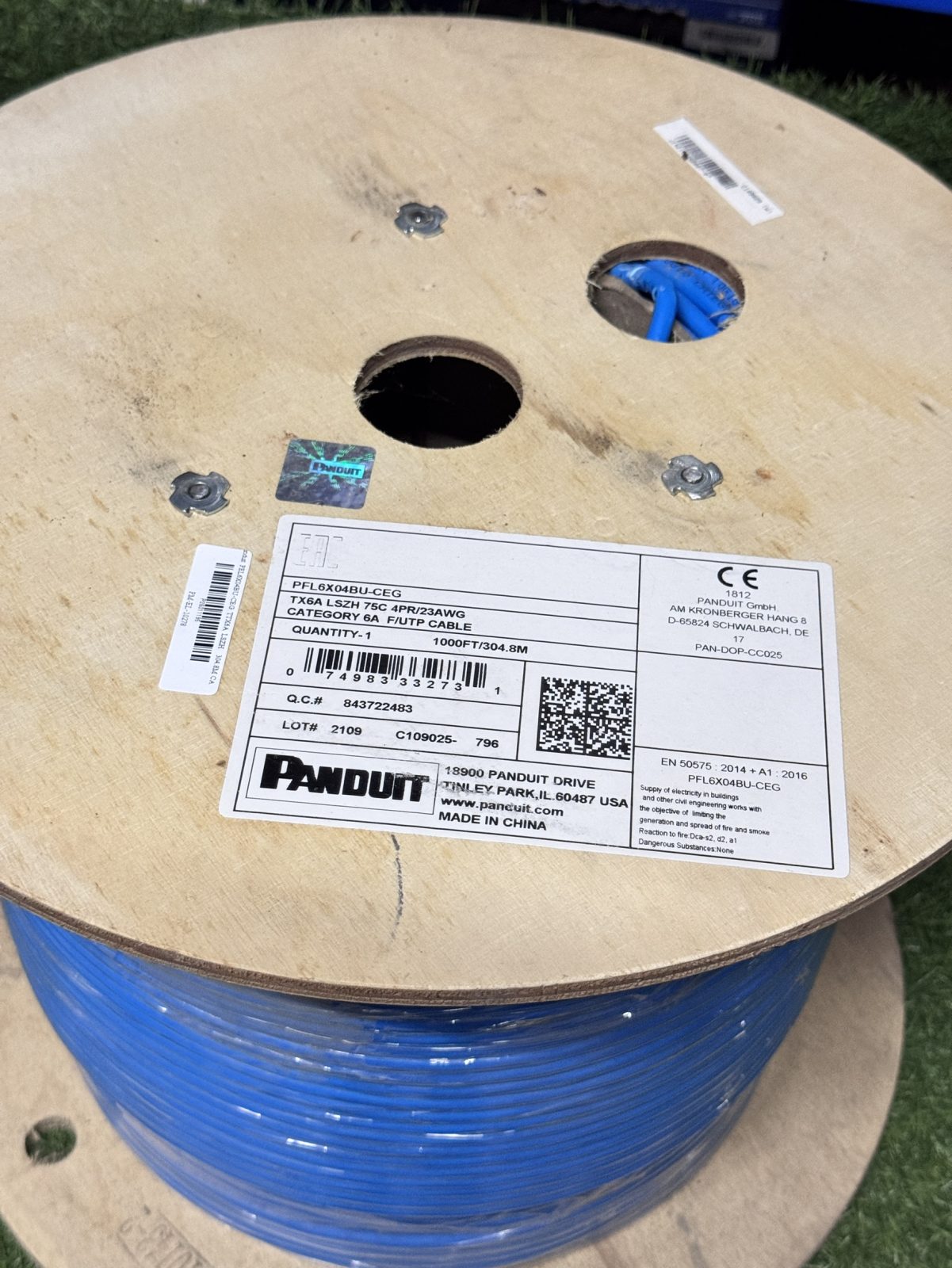 ขาย Panduit PFL6X04BU-CEG TTX6A LSZH  304.8M CABLE รูปที่ 2