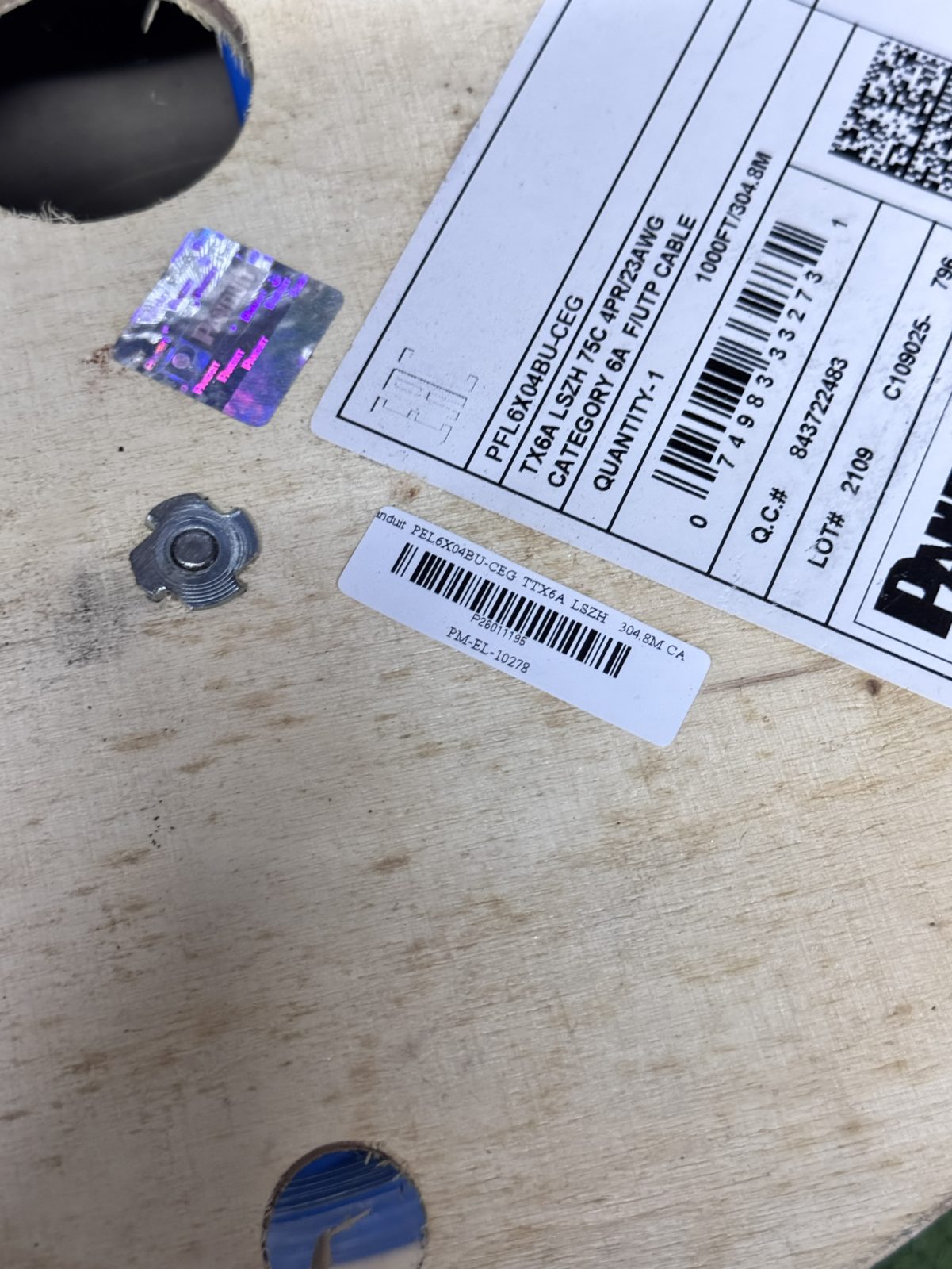 ขาย Panduit PFL6X04BU-CEG TTX6A LSZH  304.8M CABLE รูปที่ 3