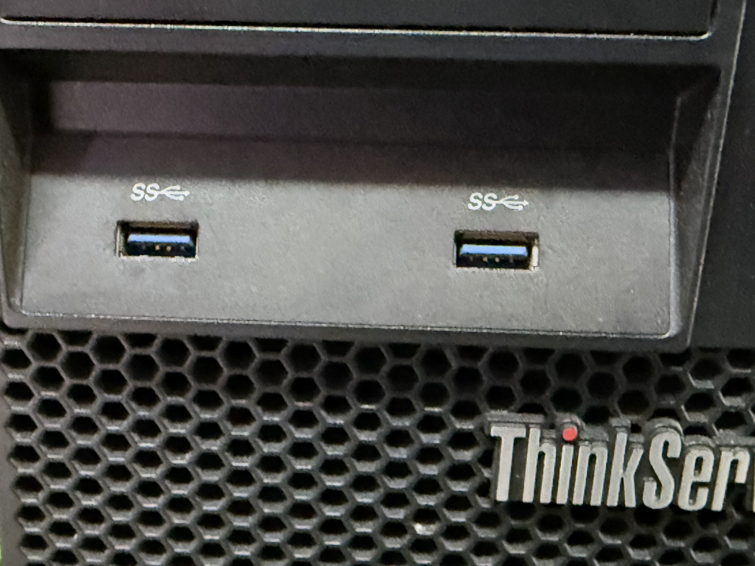 ขาย Lenovo ThinkServer TS150 (E3-1225V6 Ram 8GB HDD 1TB) รูปที่ 3