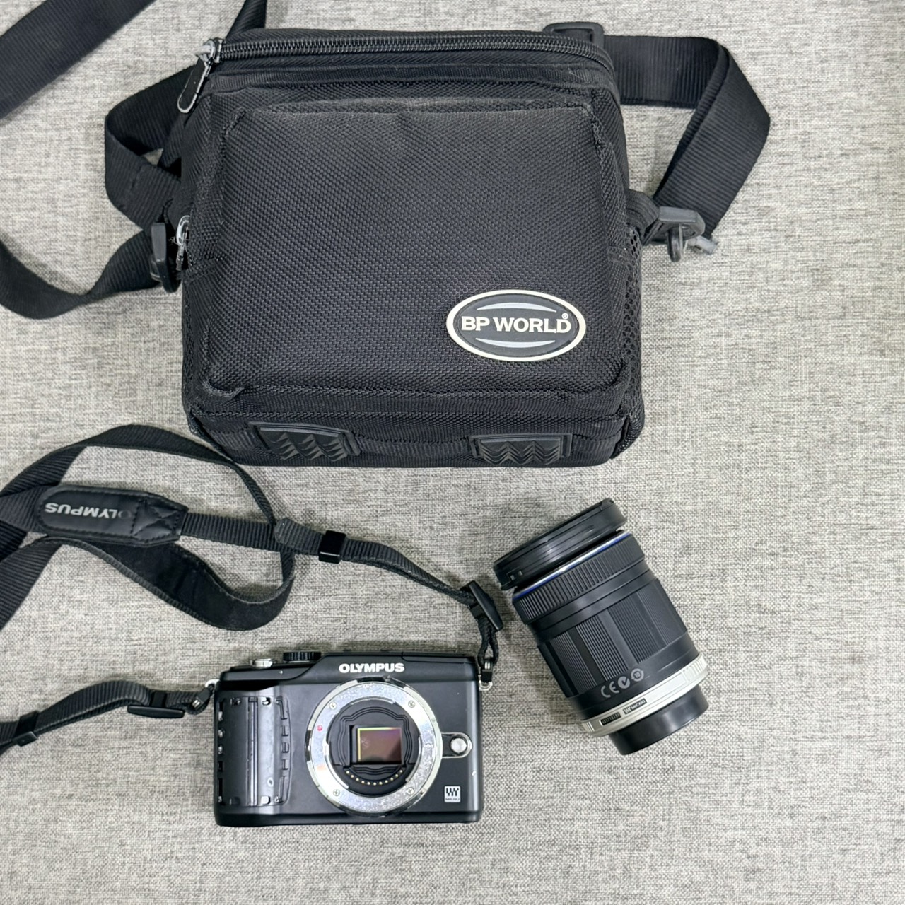 ขาย กล้อง  Olympus E-PL2 +เลนส์ Olympus Digital 40-150 mm. + กระเป๋า + ที่ชาร์จ